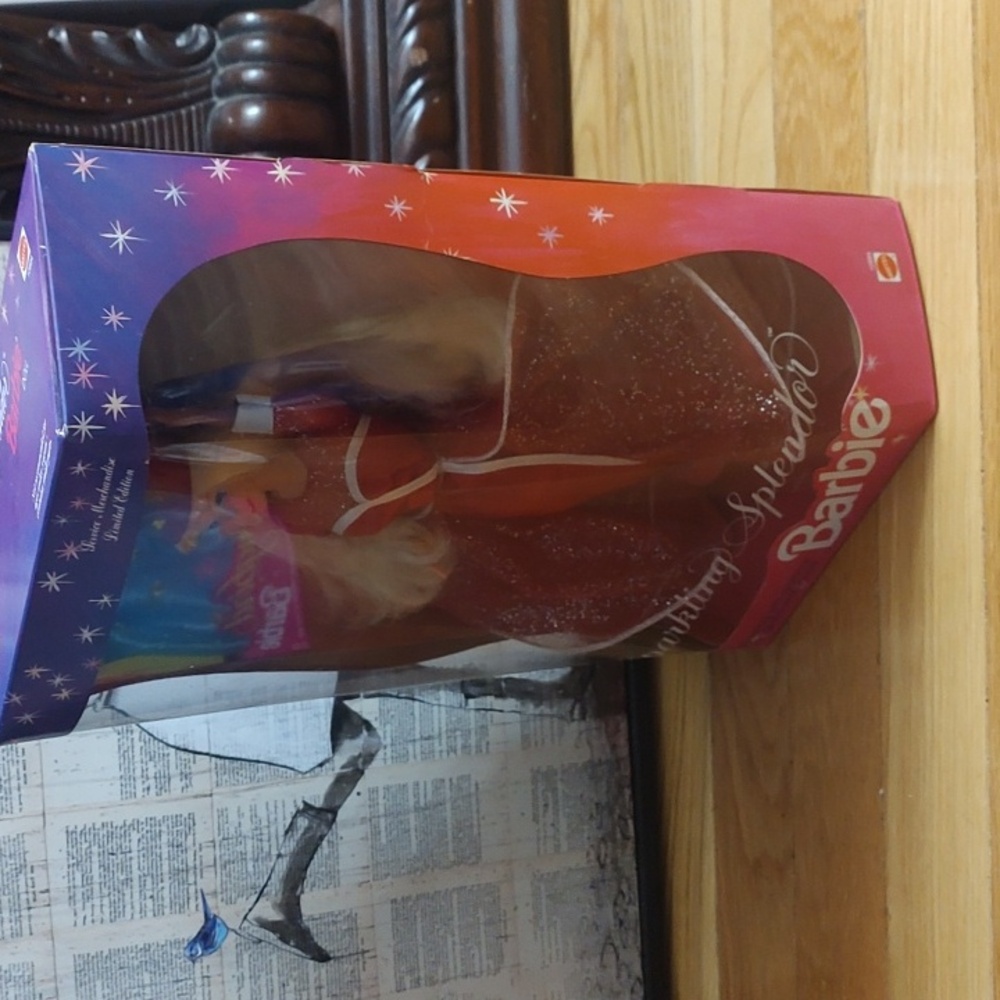 1993 Sparkling Splendor Barbie - Picture 6 of 11